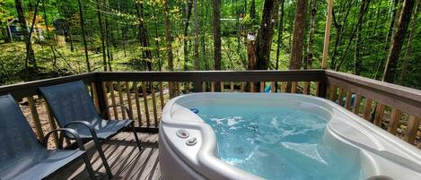 Tina de hidromasaje al aire libre