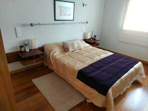 4 quartos, ferros/tábuas de passar roupa, Wi-Fi de cortesia