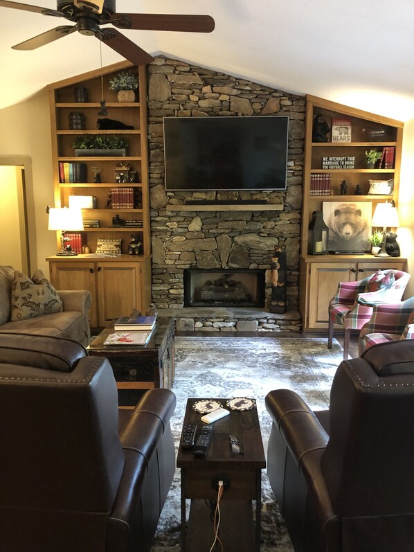 Älytelevisio, takka, DVD-soitin