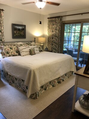 4 bedrooms, iron/ironing board, travel crib, free WiFi - Bear Hall in town Highlands (Highlands)