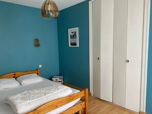 3 chambres, fer et planche à repasser, lit parapluie, Wi-Fi gratuit