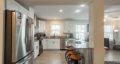 Pet Friendly Ground Level Condo 3BR Sleeps 7