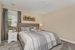 9 dormitorios, tabla de planchar con plancha, wifi y ropa de cama