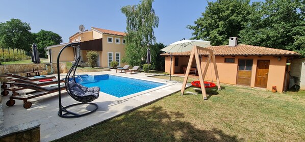 Piscine extérieure