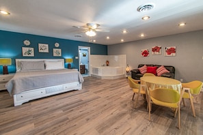 4 habitaciones, escritorio, tabla de planchar con plancha y wifi gratis 