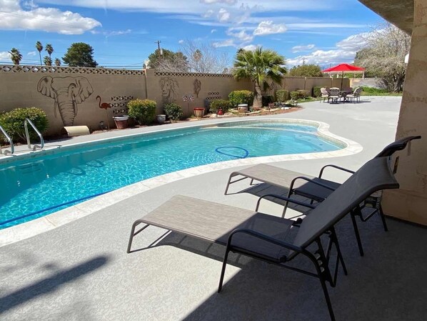 حمّام سباحة خارجي