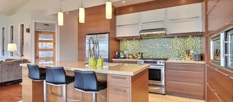 Spacious 3 bedrooms apartment, river view!