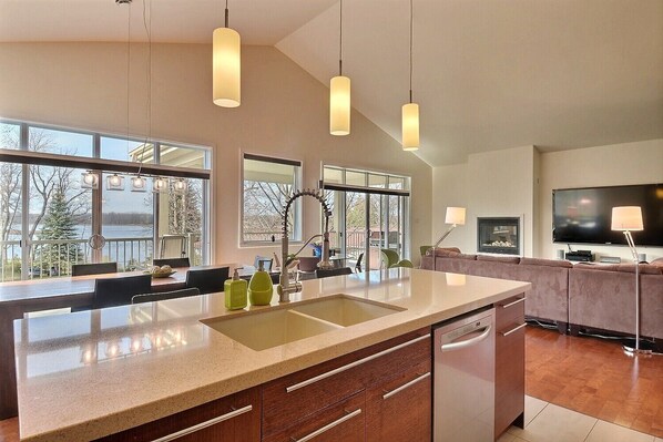 Interior - Spacious 3 bedrooms apartment, river view! (Montréal)