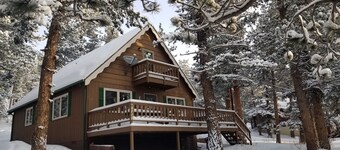 Steps away from Wild Basin:RMNP- 2-bdrm cabin perfect for adventure or relaxing!
