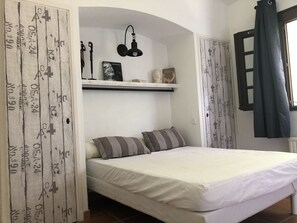 1 Schlafzimmer, Bügeleisen/Bügelbrett, Bettwäsche