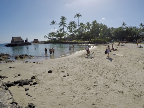 Experience historic charm near Kailua Pier - Walk to restaurants, shops,AC,Wifi