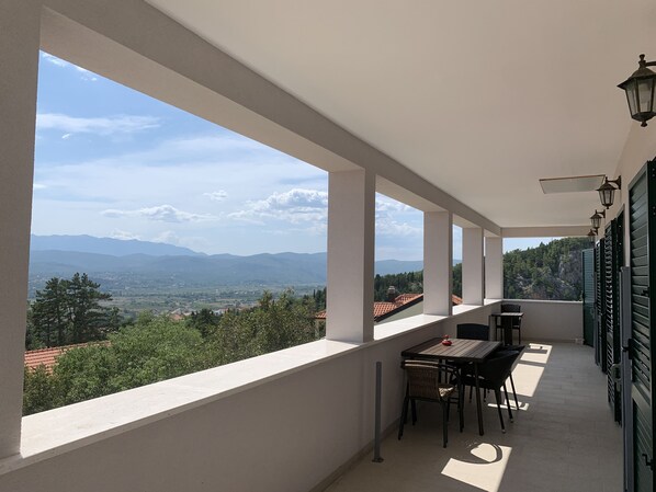 Outdoor dining - IMOTSKI at Blue Lake Center
Apartment with 2 bedrooms, 2 bathrooms
4+2 (Imotski)