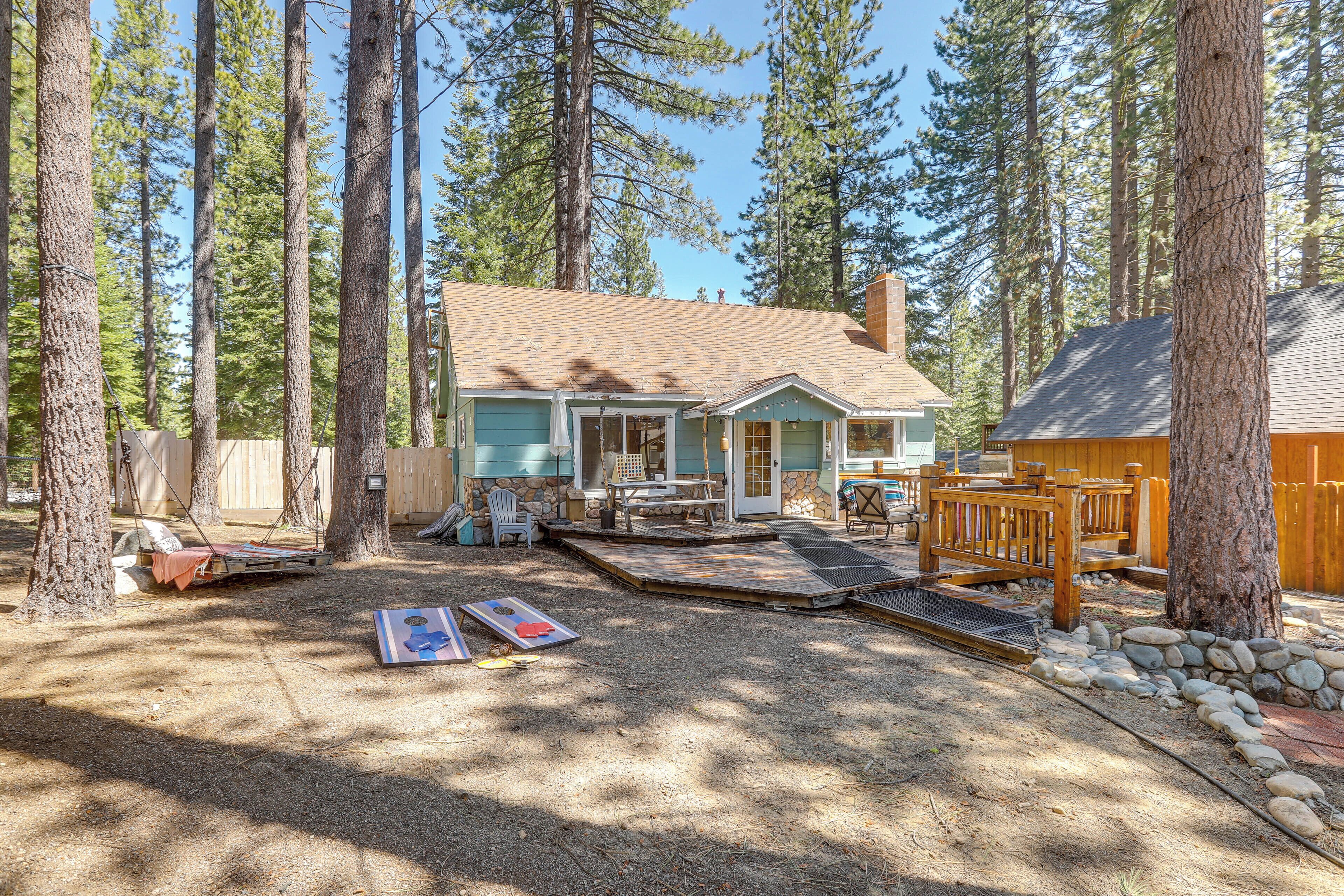 Tahoe Home w/ Deck: 7 Mi to Lakeshore!