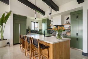 Fridge, microwave, oven, stovetop - Penthouse Retreat with Breathtaking Ocean Views (Punta Mita)