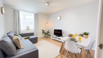 Smart TV, Netflix, streaming services