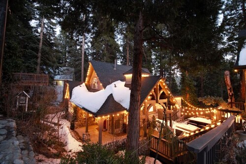 Cedar Snow Cottage in Alps of Lake Arrowhead