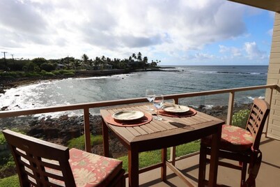 Ocean Front Condo with AC, enjoy the ocean from your own private lanai.