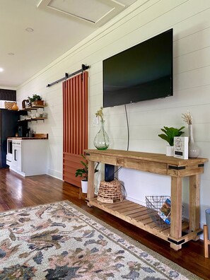 Interior - Come Enjoy Spring @ Lake Chatuge - Waterfront Farmhouse in Hiawassee, GA (Hiawassee)