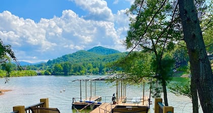 Charming Farmhouse on Lake Chatuge built in 1920s