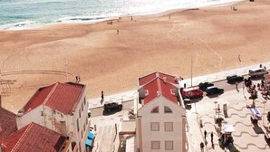 Beach - T1 Coral House (Nazaré)