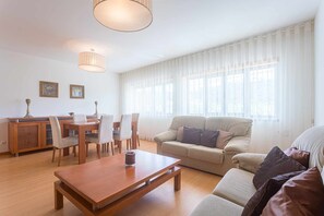 TV - 3 bedroom apartment Foz Sul (Nazaré)