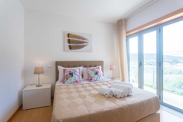 3 bedrooms, iron/ironing board, bed sheets - 3 bedroom apartment Foz Sul (Nazaré)