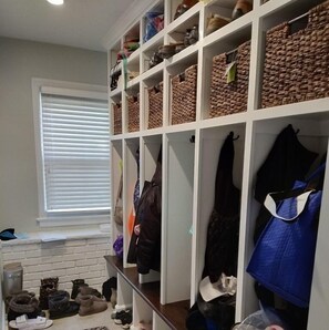 Luokittelematon kuva, 5 kautta 33, painike