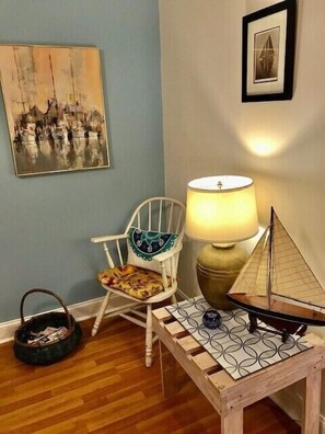 Interior - Wide Oaks Flat- RN, Relocation, Seasonal, Central and safe (Metairie)