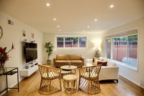 Smart-tv, pejs, bøger