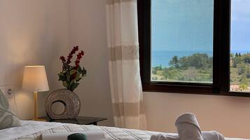 2 slaapkamers, een strijkplank/strijkijzer, gratis wifi, beddengoed