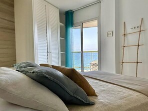 3 bedrooms, bed sheets - Appartment Blue Fanals apartment on the seafront with panoramic view (Platja d'Aro)