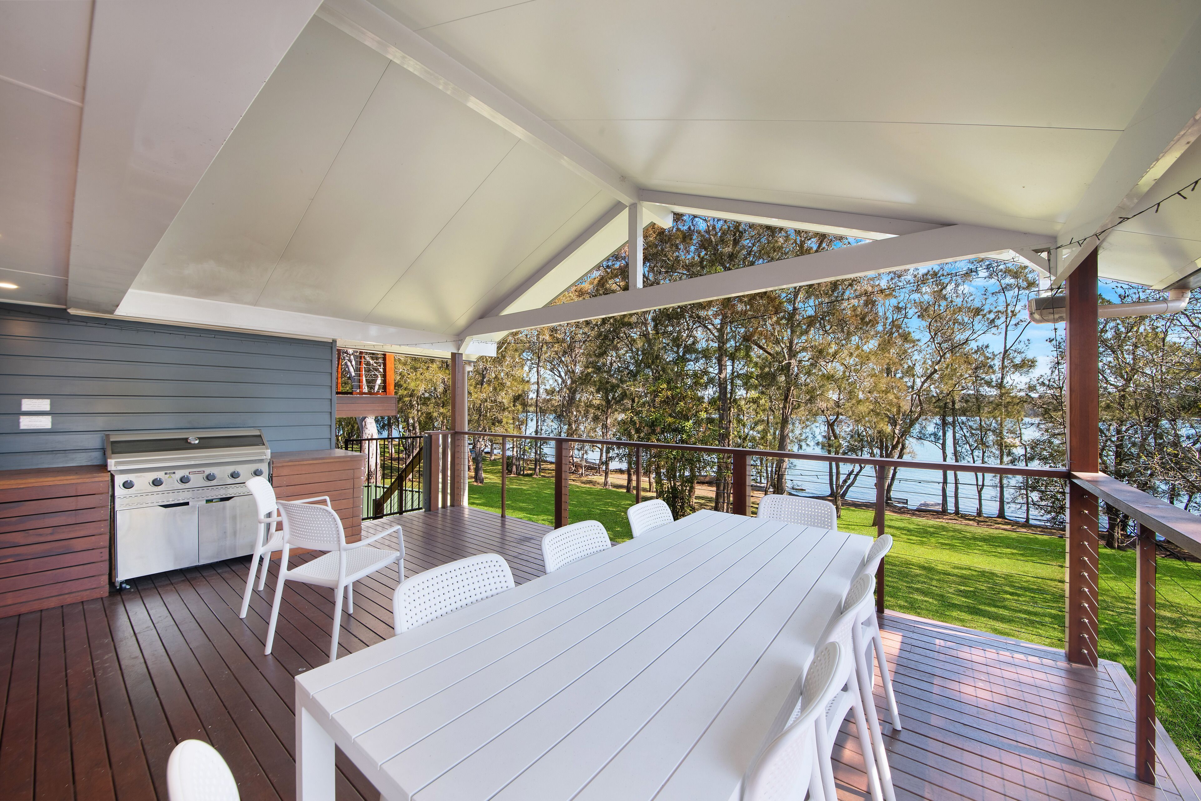 Deck with seating for 10 and bbq