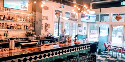 Townhome with Garage, 3 Bedrooms and Hot Tub