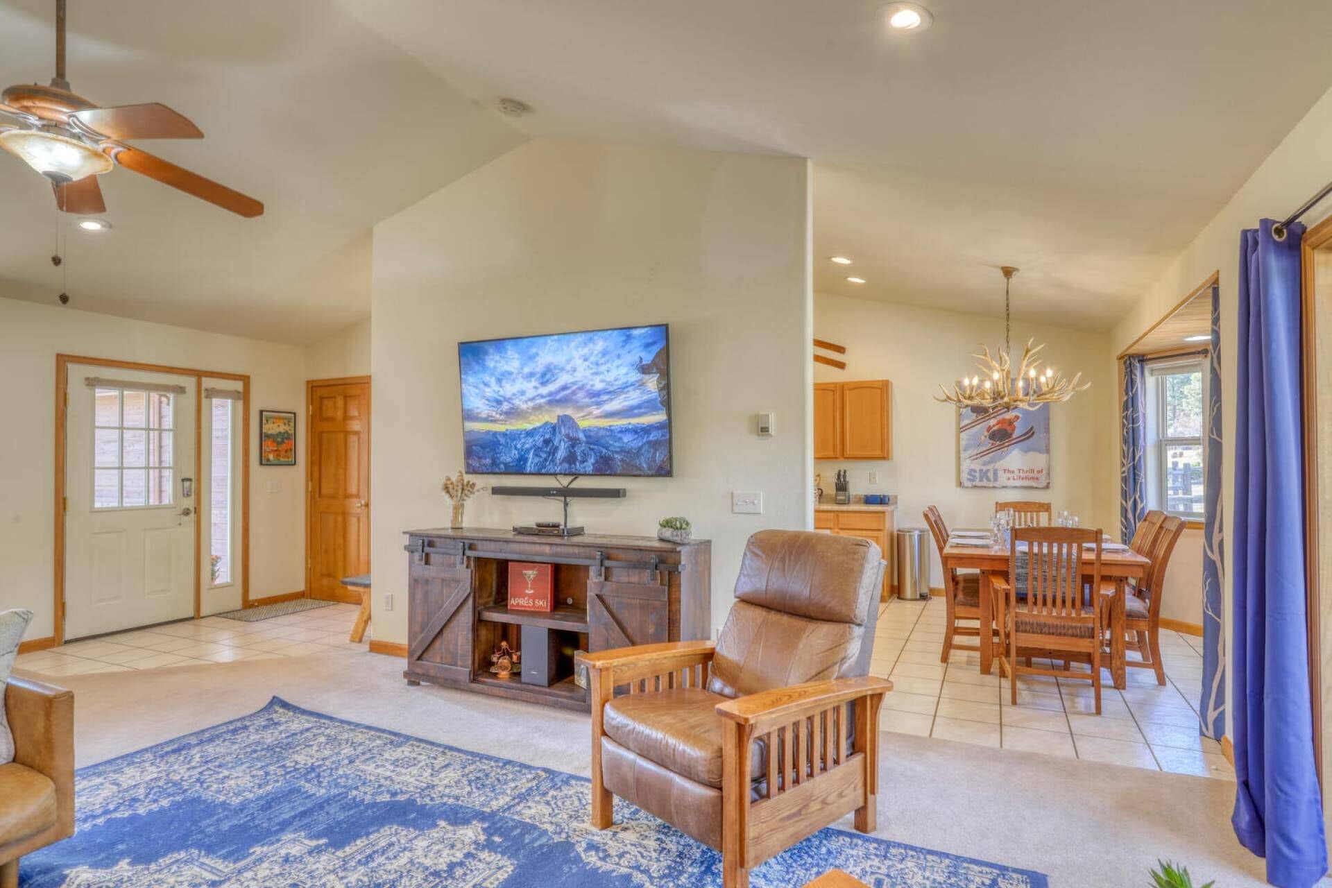 Smart-TV, peis og DVD-spiller