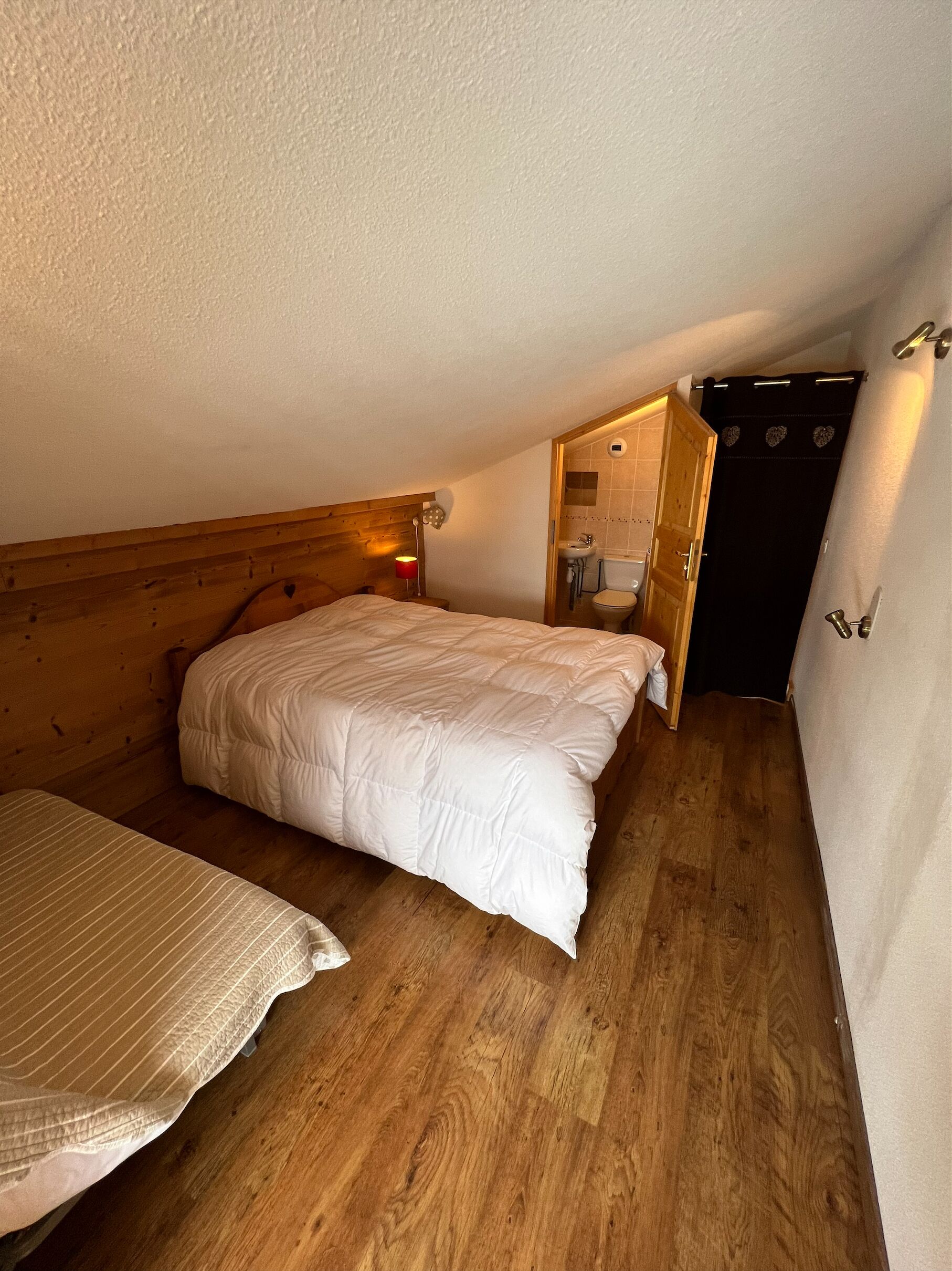 2 bedrooms