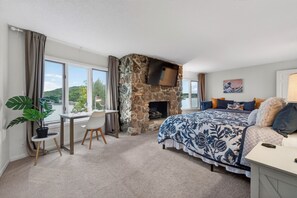 4 bedrooms, desk, travel crib, free WiFi