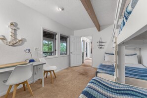 4 Schlafzimmer, Schreibtisch, Reisekinderbett, kostenloses WLAN