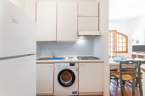 Refrigerador, horno, tostadora
