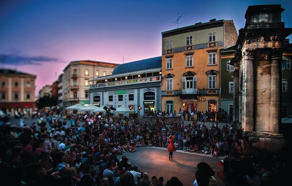 บริเวณภายนอก