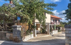 Apartment | Exterior - Nice Apartment in Valtura With 2 Bedrooms (Liznjan)