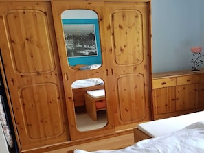 2 chambres, lit parapluie, Wi-Fi, draps fournis