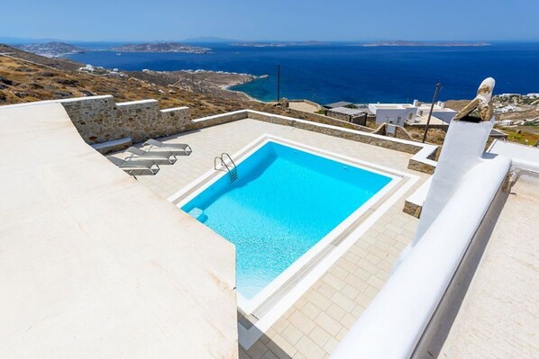 Piscina externa, piscina infinita