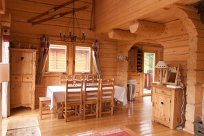 Dining - Chalet de Charme, Apadelou, 12 Pers, Pied des Pistes, 5 Chambres, 3 Sdb, 3 Wc (Le Dévoluy)