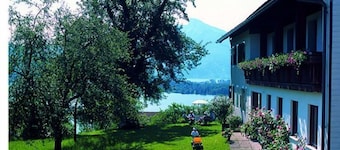 Mitterbauer - Pöllmann Vacation Farm - "Seeblick Basilika" Vacation Apartment