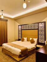 Cortinas blackout, wifi gratis y ropa de cama 