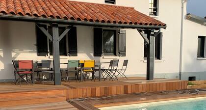 Grand Gite Familial Avec Piscine Proche PUY DU FOU