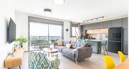 Sunlit Balcony & Coastal Charm by Sea N' Rent