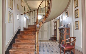 Interior - Gorgeous home in Mouterre-Silly (Mouterre-Silly)