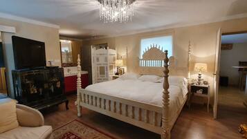 1 bedroom, free WiFi, bed sheets