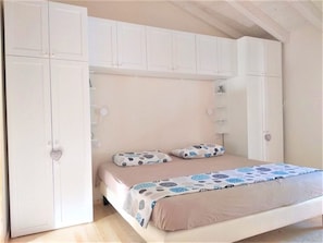 1 chambre, fer et planche Ă repasser, Wi-Fi gratuit, draps fournis